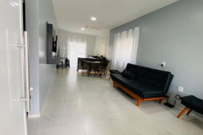 Casa com piscina, churrasqueira, praia maravilhosa!